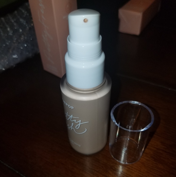 COLOURPOP pretty fresh foundation. Light 55N - Picture 2 of 3
